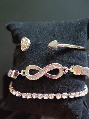 Fashion Jewelry Silver Infinity & Heart Bracelet Set